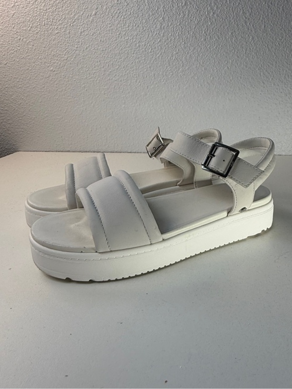 UGG White Platform Sandals Womens 7.5 Treadlite Buckle Summer Shoes